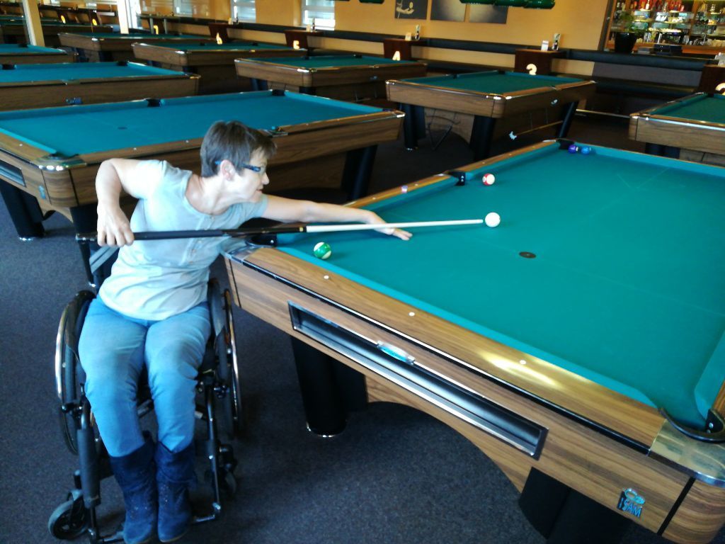 Pool-Billard - vom Rollstuhl aus